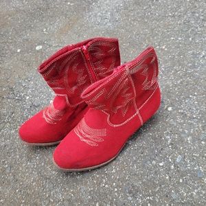 Red boots by Nature Breeze